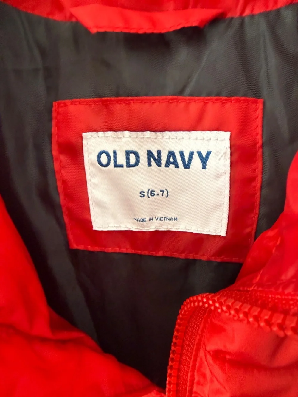 Old Navy Red Puffer Vest — Kids Size S (6–7)